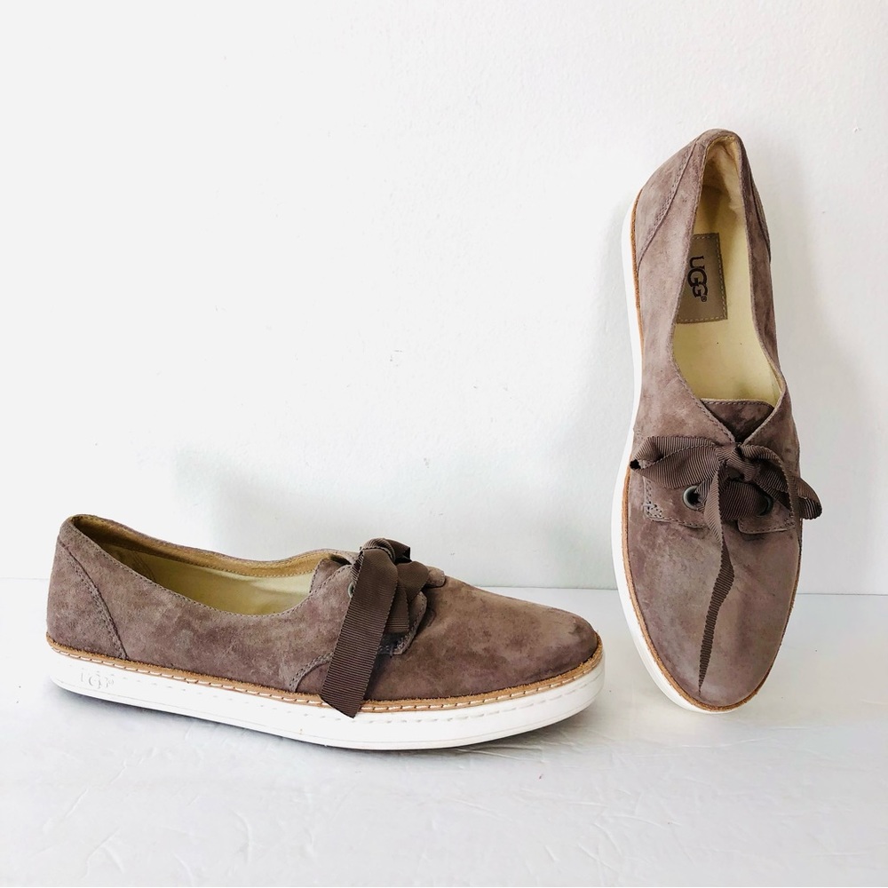 NEW UGG Carilyn Suede Lace-Up Flat